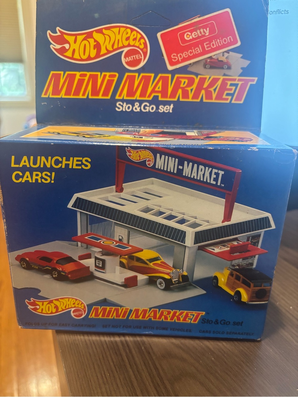 Mattel Hot Wheels Mini Market Playset - Blue with Red and Yellow Accents